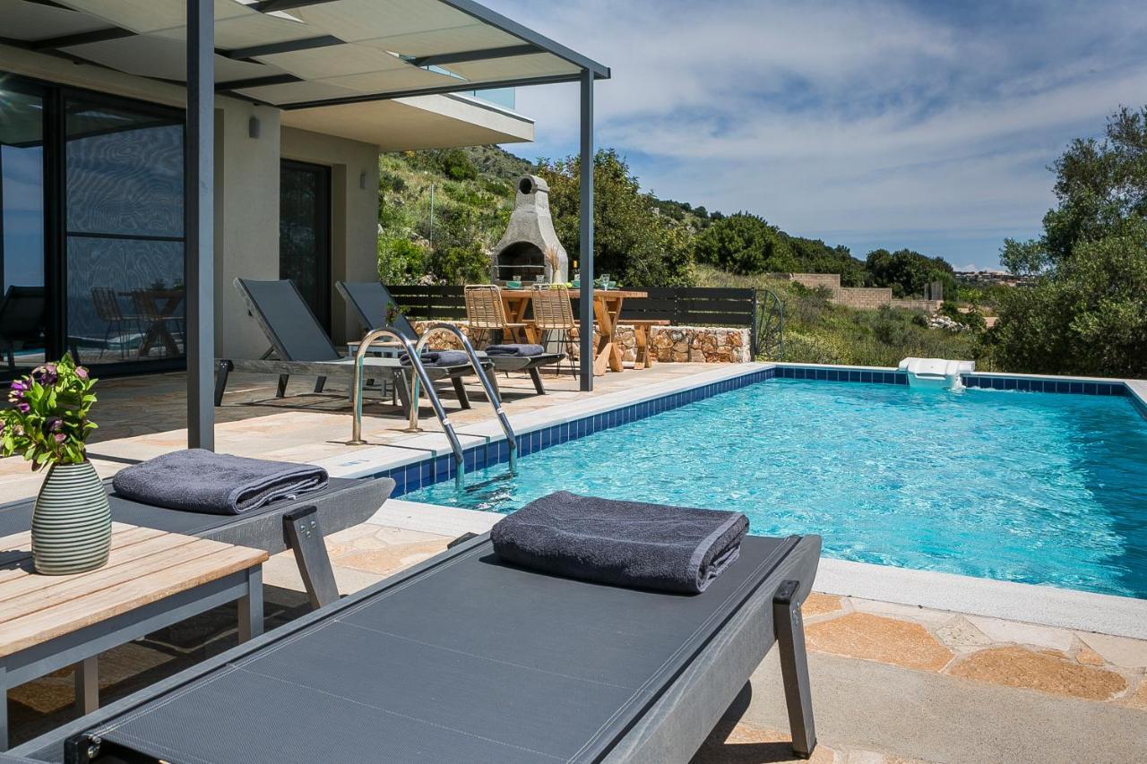 Villa Blue Sea Spathion Exterior photo